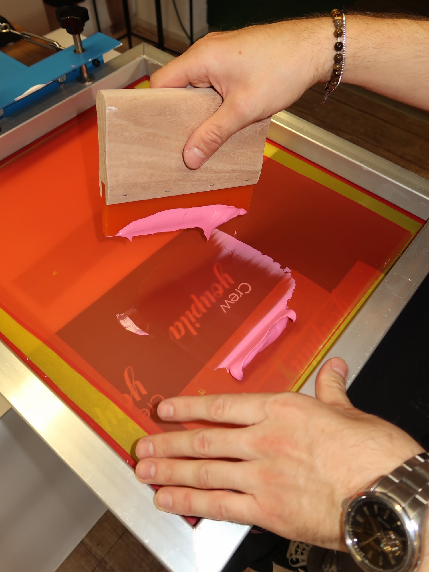 Druckvorgang Frontprint Druckvorgang der Farbe Rosa