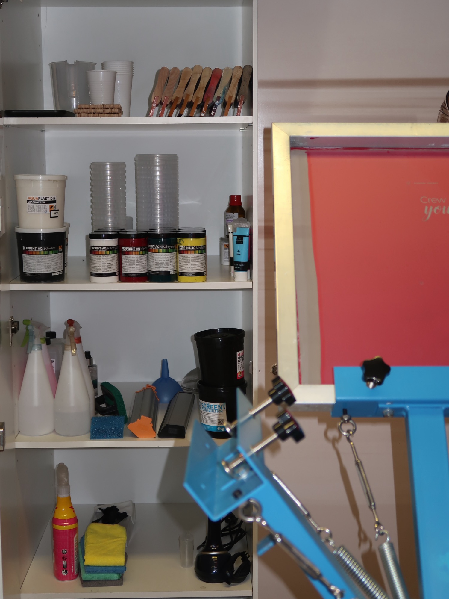 Unsere Arbeitsmaterialien Lager Schrank
